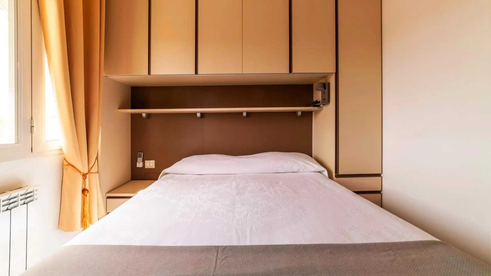 Attico Vista Mare Apartment Tirrenia